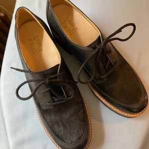 Naturalizer “Devin” Oxford lace ups